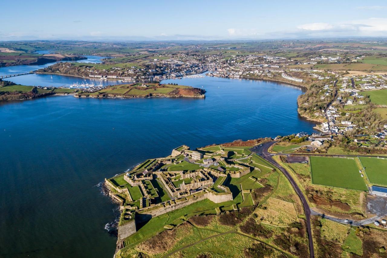 Four Winds,Kinsale Town,Exquisite Holiday Homes,Sleeps 26 Екстер'єр фото