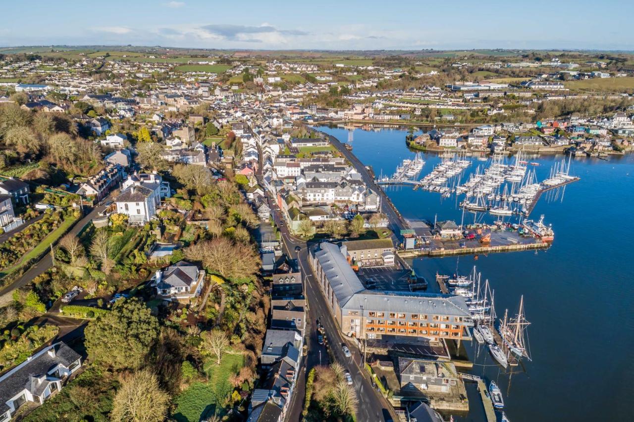 Four Winds,Kinsale Town,Exquisite Holiday Homes,Sleeps 26 Екстер'єр фото