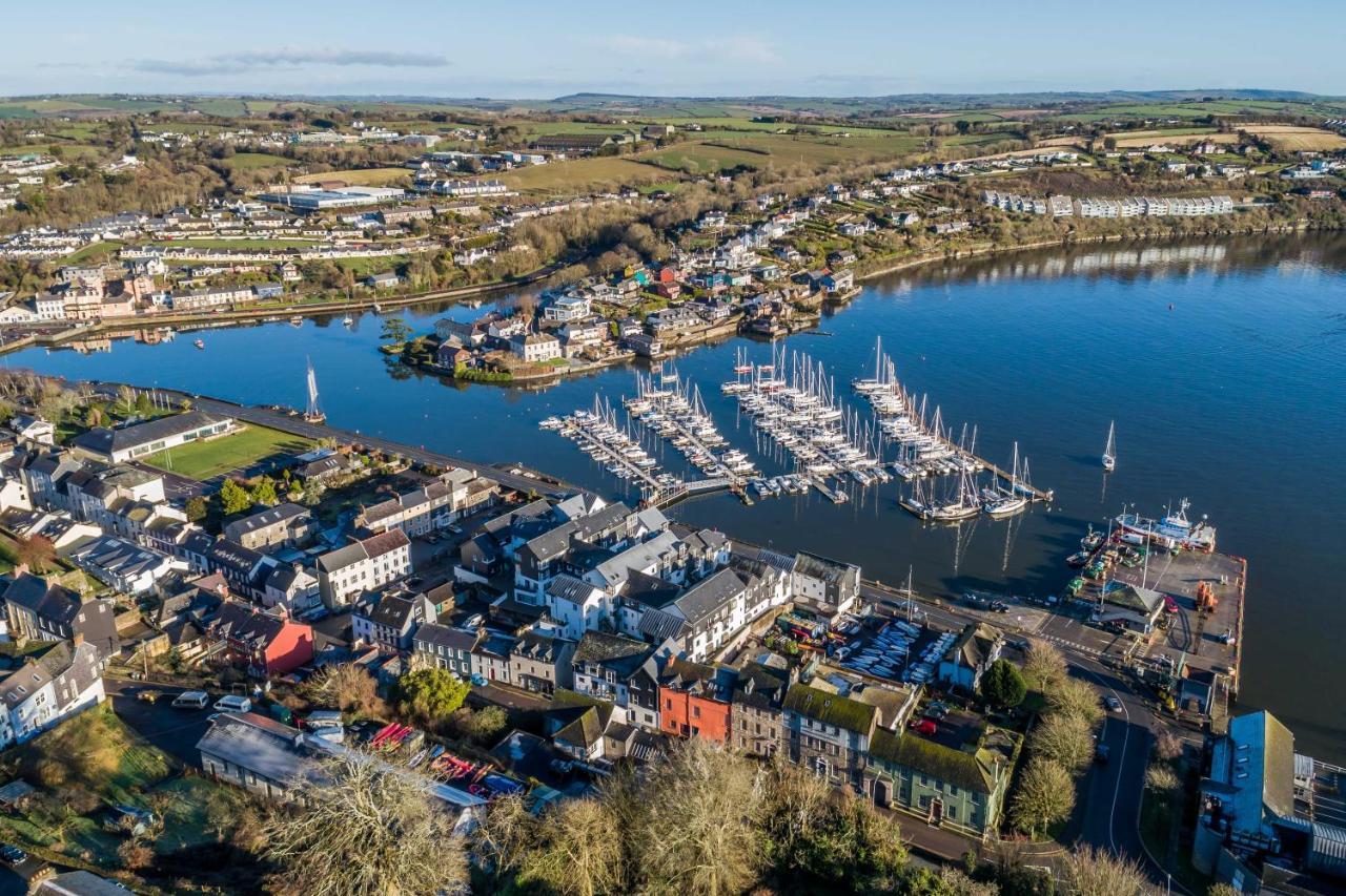 Four Winds,Kinsale Town,Exquisite Holiday Homes,Sleeps 26 Екстер'єр фото