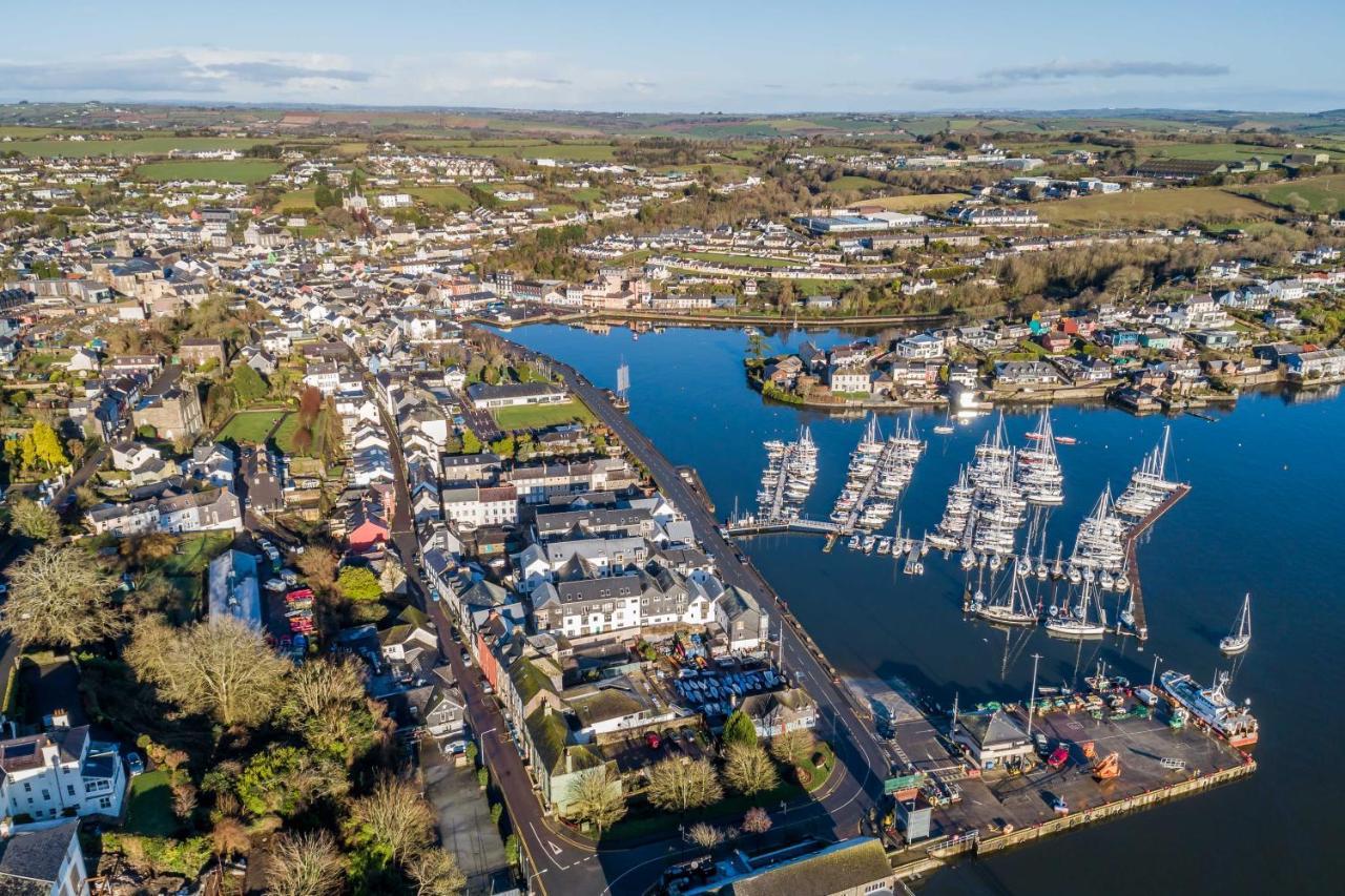 Four Winds,Kinsale Town,Exquisite Holiday Homes,Sleeps 26 Екстер'єр фото